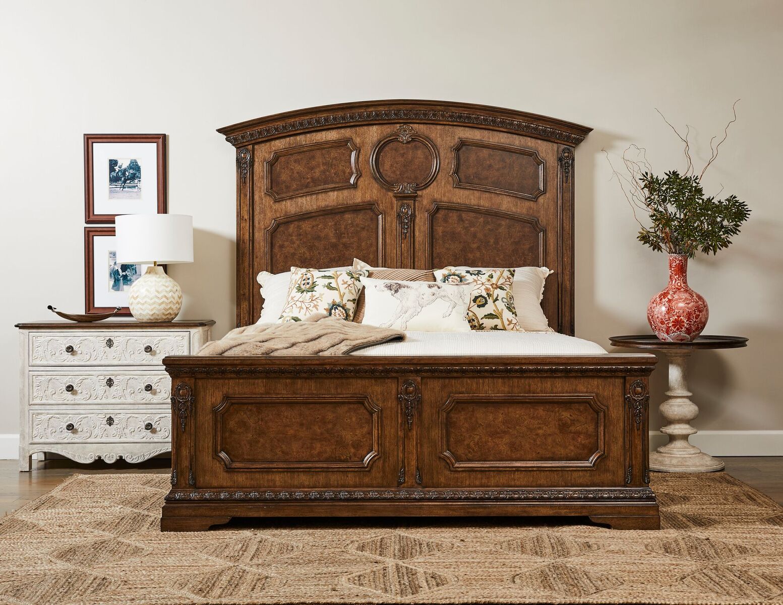 Thoroughbred Chamber panel bed - King